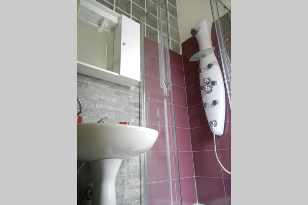 "Little Sicilian Home"-Room With A Private Bathroom & Kitchen -Fridge - And Shared A Beautiful Terrace On Hostel Taormina Center Екстериор снимка