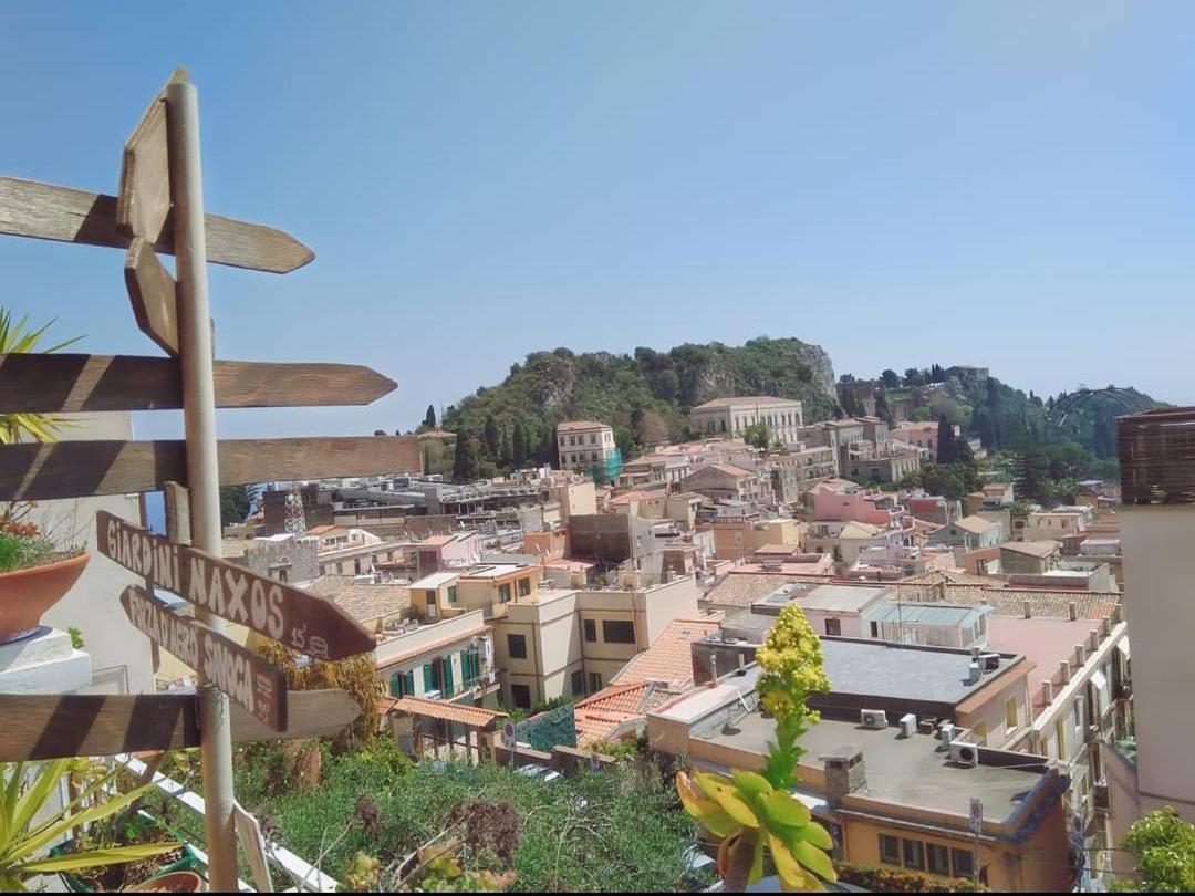 "Little Sicilian Home"-Room With A Private Bathroom & Kitchen -Fridge - And Shared A Beautiful Terrace On Hostel Taormina Center Екстериор снимка